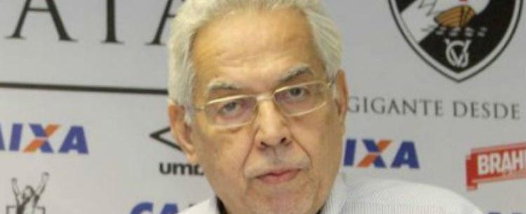 "Tende a ajudar o namorado", diz Eurico Miranda sobre árbitros gays