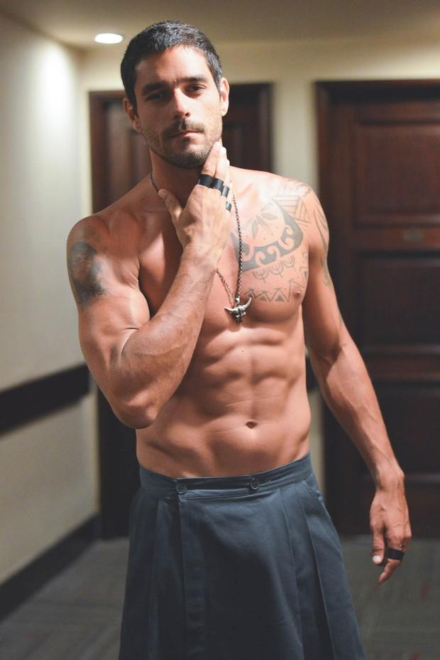 Diego Grossi posou sensual