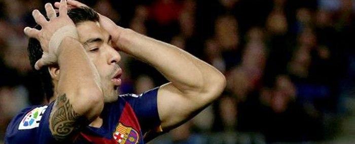 Atacante Suárez é suspenso por dois jogos após expulsão