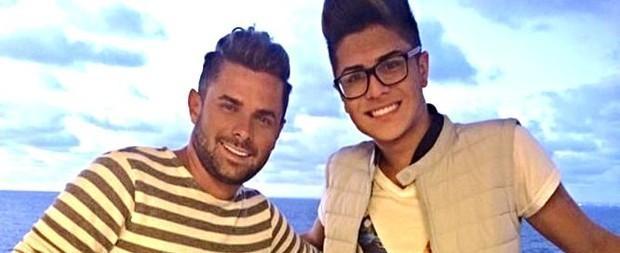 Casal gay atacado por criticar lanche em SP aciona a Justiça