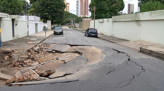 Rua ficou isolada (Crédito: Reprodução)