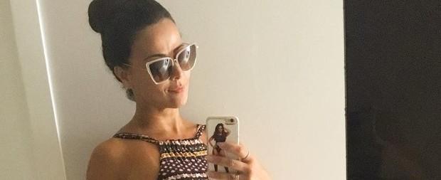 Atriz Viviane Araújo impressiona fãs ao exibir cinturinha de pilão