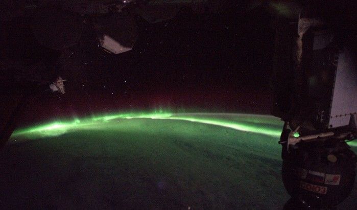 Nesta imagem, o astronauta disse que ficou resguardado em sua nave por dois dias, mas se surpreendeu ao olhar para fora