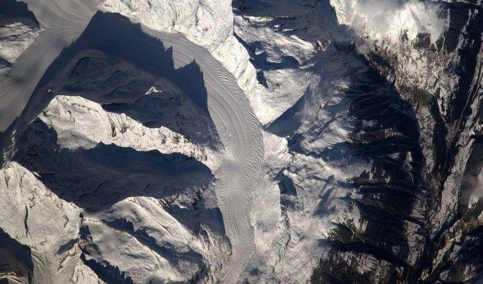Geleiras dos Alpes, fotografadas neste domingo (12); Pesquet chama a atenção para indícios de degelo