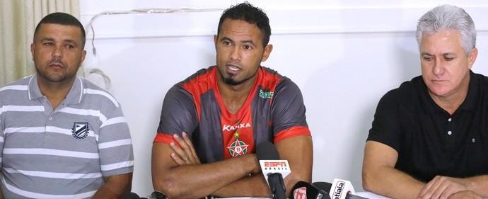 Bruno é apresentado no Boa Esporte, se recusa a falar sobre prisão