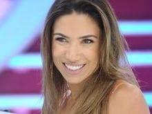 Crise? Patricia Abravanel é vista em classe econômica internacional