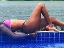 Ludmilla posa de biquíni em Angra dos Reis e ganha elogios de fãs