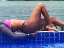 Ludmilla posa de biquíni em Angra dos Reis e ganha elogios de fãs