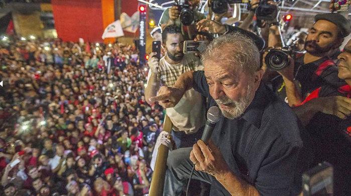 Protesto contra as reformas trabalhista e da Previdência