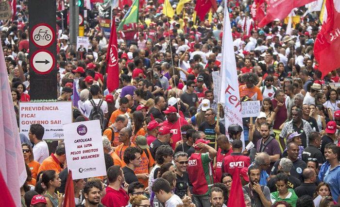 Protesto contra as reformas trabalhista e da Previdência