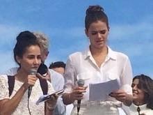 Bruna Marquezine participa de evento com crianças refugiadas no Rio