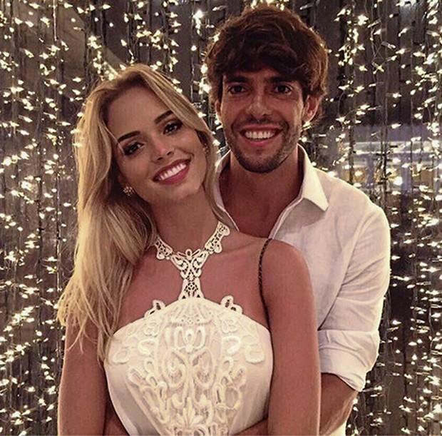 Kaká e Carolina Dias ficam noivos durante férias em Nova York