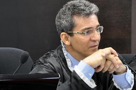 Desembargador Arnaldo Boson Paes