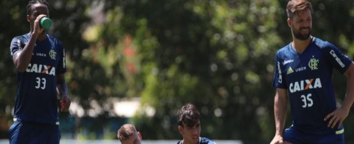 Flamengo muda o foco para encarar o Resende neste sábado