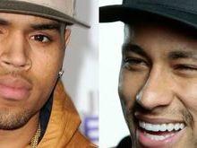 Após alfinetada, Chris Brown mostra Neymar dançando seu hit