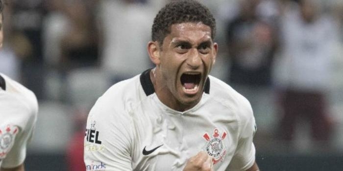 Corinthians precisa pagar R$ 10 milhões para manter zagueiro Pablo