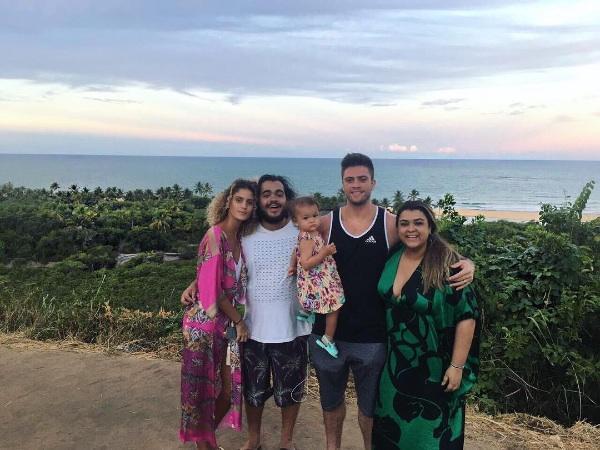 Mais magra, Preta Gil posa de biquíni e lamenta fim de férias