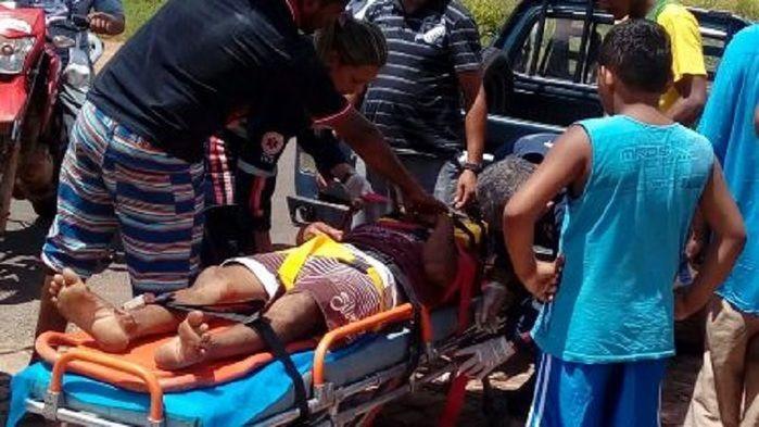 Homem com sinais de embriaguez fica gravemente ferido em acidente