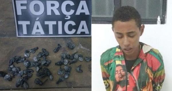 Força Tática prende homem com 43 papelotes de cocaína