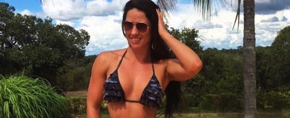 Graciele Lacerda posa de biquíni e avisa: "Europa me espera"