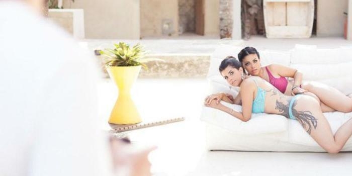 Karina Barros e a noiva inovam no sexo e gostam de sadomasoquismo