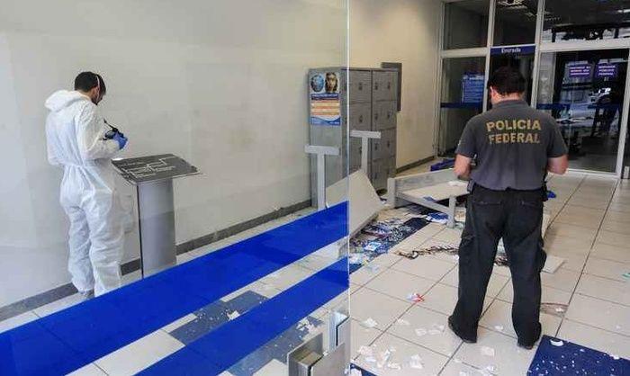 Em surto psicótico, grávida depreda agência bancária em MG