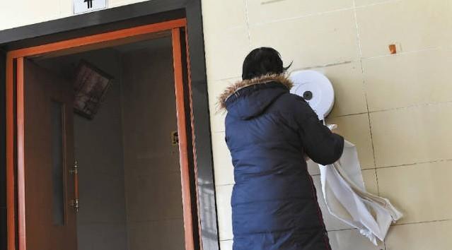 Medida curiosa para evitar desperdício de papel chama atenção