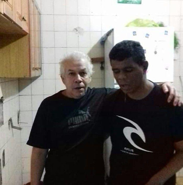 Álvaro (à esquerda) foi morto a marteladas