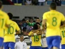 'Nossa seleção ainda está em evolução', diz Miranda após goleada