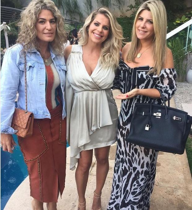 Karina Bacchi revela sexo do bebê em festa temática