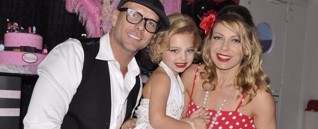 Sheila e Xuxa fazem festa para Brenda inspirada em Marilyn Monroe