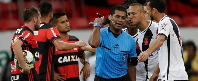 Dirigente do Flamengo debocha da decisão de afastar árbitro
