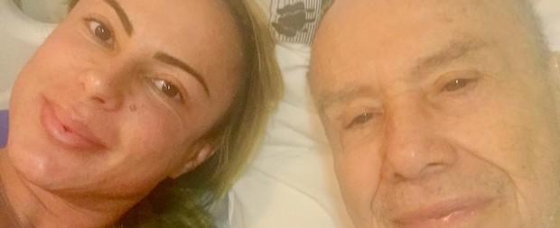 Marilene Saade posa com Stênio Garcia no hospital: 'Sempre juntos'