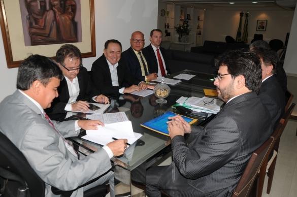 Governador recebe equipe econômica para reunião de trabalho (Crédito: Francisco Gilásio)