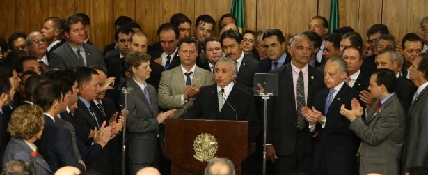 Corte de cargos anunciado por Temer atinge mais mulheres que homens