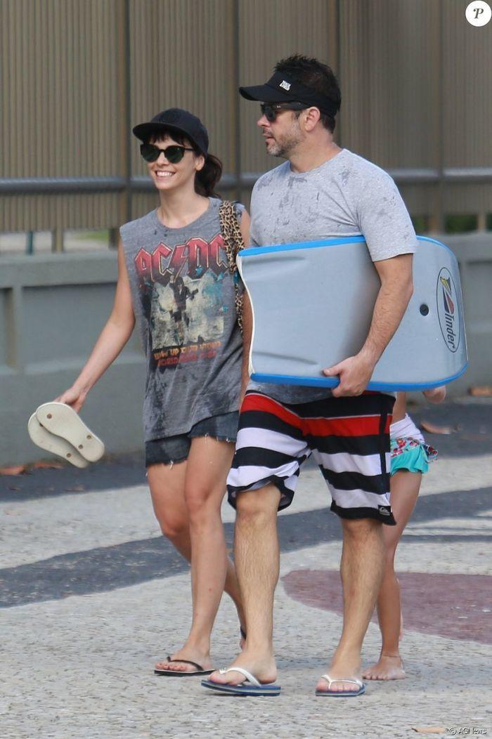Débora Falabella e Murilo Benício curtem dia de folga com os filhos