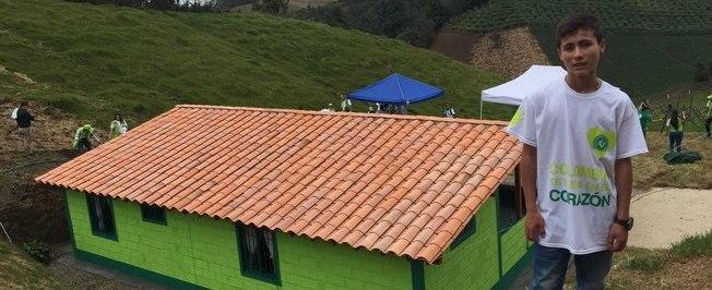 Garoto que ajudou no resgate dos corpos é chamado de anjo da Chape