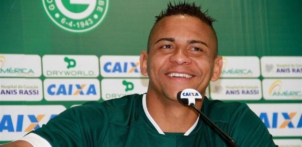 Walter tem contrato rescindido e não joga mais no Goiás