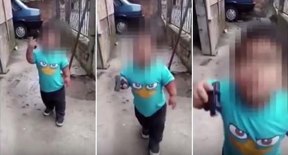Criança de 5 anos treinada para fazer assaltos impressiona (Crédito: Reprodução)