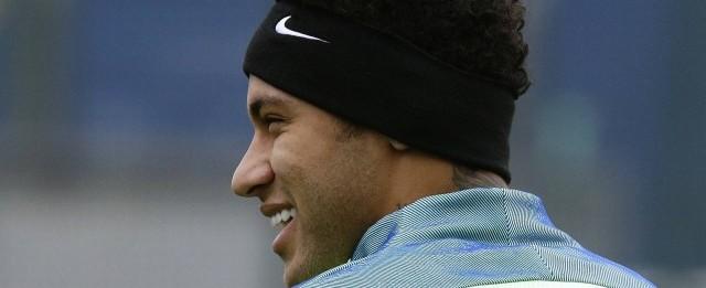 Zagueiro diz que estava brincando ao prometer ‘pancadas’ em Neymar