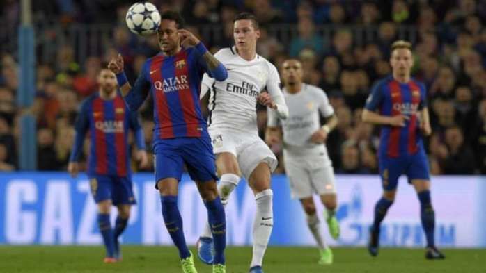 Barcelona faz seis no PSG e avança