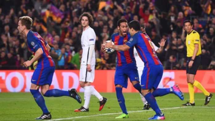 Barcelona faz seis no PSG e avança