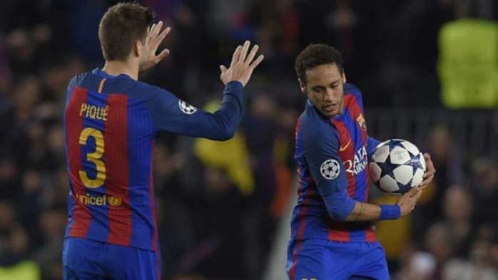 Barcelona faz seis no PSG e avança