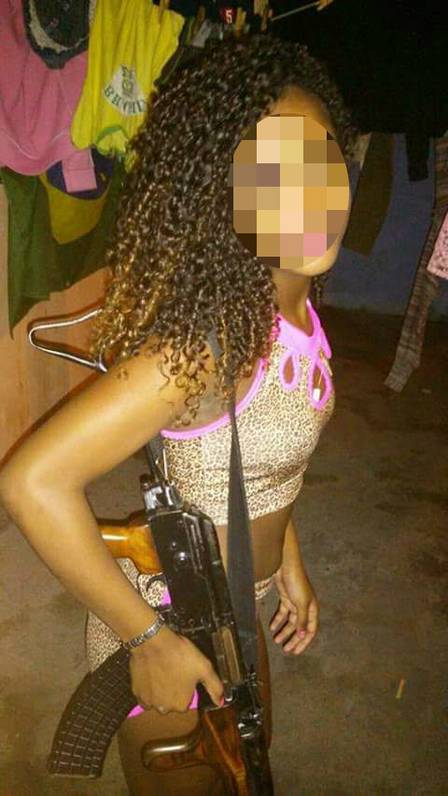 As mulheres são apontadas como amantes de traficantes (Crédito: Reprodução)