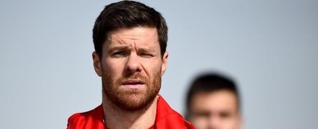 Xabi Alonso anuncia aposentadoria do futebol