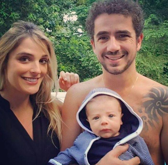 Felipe Andreoli e Rafa Brites mostram o filho pela 1ª vez
