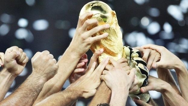 EUA, Canadá e México lançaram tripla candidatura inédita para sediar o Mundial de 2026 (Crédito: EFE)