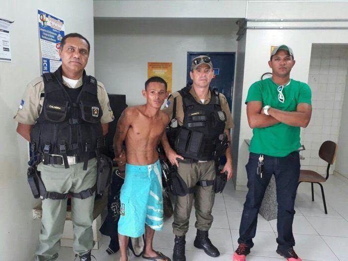 Iderlando da Silva Santos já tinha sido preso por roubo e tráfico (Crédito: Reprodução/PM)