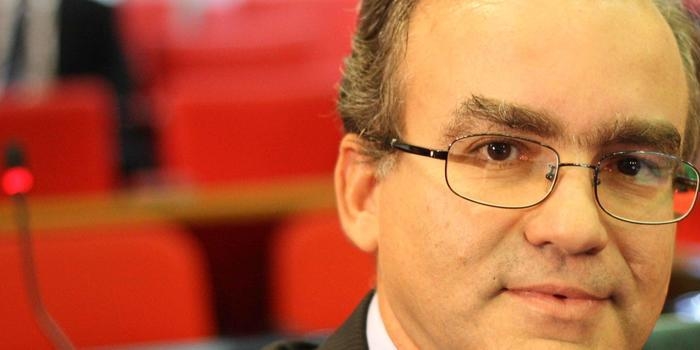 Prefeito Firmino Filho decreta ponto facultativo para servidores