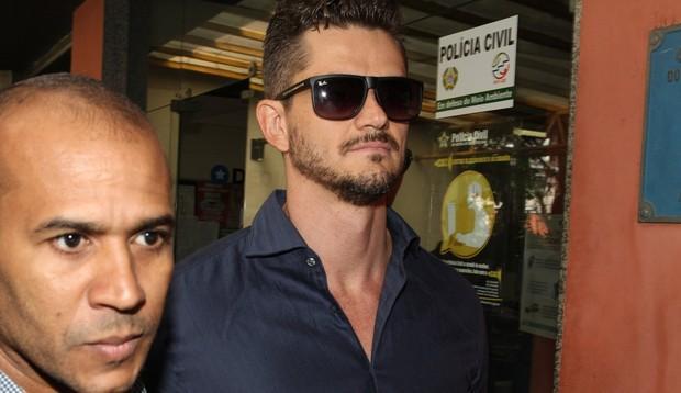 Ex-BBB Marcos vai a delegacia depor sobre suspeita de agressão (Crédito: Roberto Teixeira / EGO)